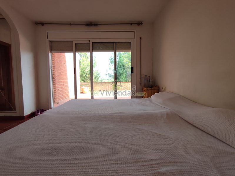 Foto 738a8366-1d55-4b80-810c-07a105a19379. Casa amb calefacció aparcament piscina a Can Rial Esparreguera