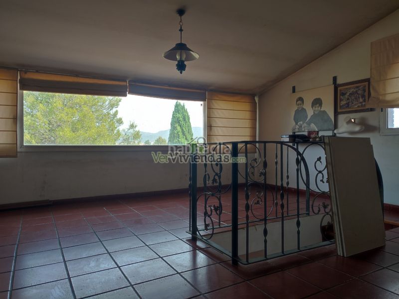 Foto 73eee520-3fdf-4d6d-8f83-37003dd66d61. Casa amb calefacció aparcament piscina a Can Rial Esparreguera