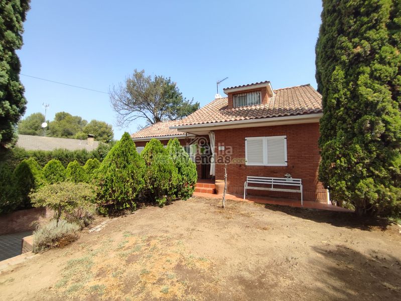 Foto ad2ab556-f723-45e9-97cd-e9dbb2b0d7b5. Casa amb calefacció aparcament piscina a Can Rial Esparreguera