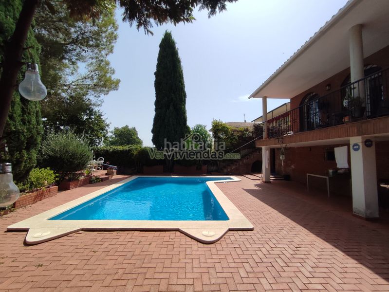 Foto b239ec24-991e-4273-b641-7ff0daf4f0e8. Casa amb calefacció aparcament piscina a Can Rial Esparreguera