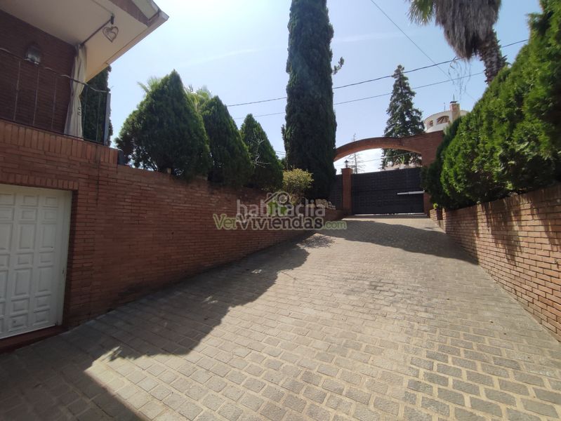 Foto cbebf1ea-7b1f-4305-b173-168a49889298. Casa amb calefacció aparcament piscina a Can Rial Esparreguera