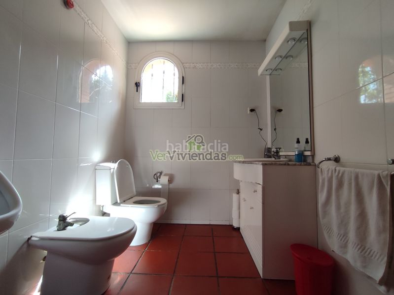 Foto cd7b9ce4-af49-4ccc-b976-4aabd6e807c7. Casa amb calefacció aparcament piscina a Can Rial Esparreguera