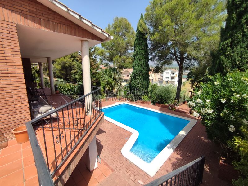 Foto d0ab5770-1ecf-4441-aa33-14c4b3809e35. Casa amb calefacció aparcament piscina a Can Rial Esparreguera