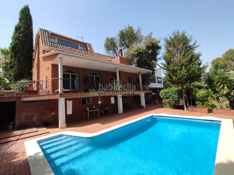 Foto d3f28261-d3d1-495a-9cde-7eeebcea19f7. Casa amb calefacció aparcament piscina a Can Rial Esparreguera