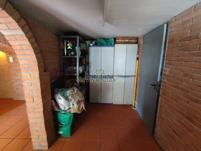 Foto e86deb6d-e6b1-4959-9d2d-fc5f07662fb1. Casa amb calefacció aparcament piscina a Can Rial Esparreguera