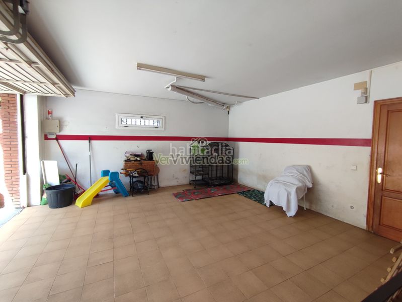 Foto f7549e67-8557-4dbb-9de0-13834970b442. Casa amb calefacció aparcament piscina a Can Rial Esparreguera