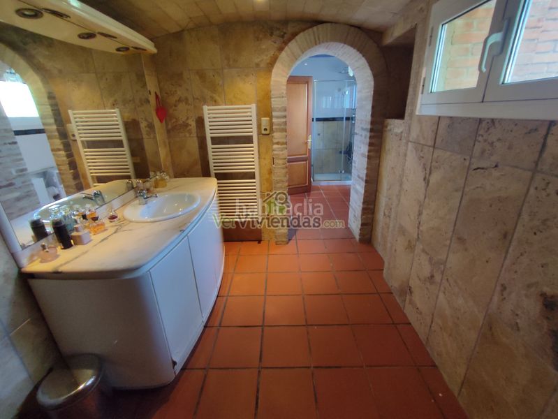 Foto fc6064db-65d7-4cb3-98c1-3865aea4285d. Casa amb calefacció aparcament piscina a Can Rial Esparreguera
