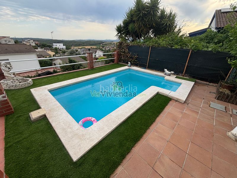 Foto f52bed4f-8447-4250-b0ad-59e6ae986327. Casa amb xemeneia calefacció piscina a Piera