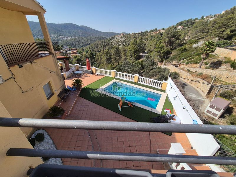Foto 08a5a25e-9379-4cfa-b8c6-c4d32cc55f66. Casa amb xemeneia calefacció aparcament piscina a Olesa de Bonesvalls