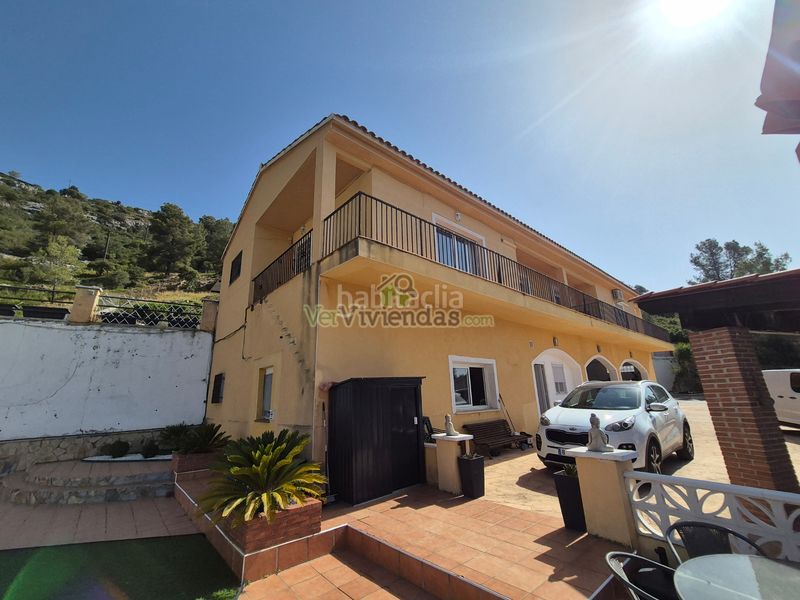 Foto 1560e7ba-afa5-4375-9c31-9b05456ec207. Casa amb xemeneia calefacció aparcament piscina a Olesa de Bonesvalls