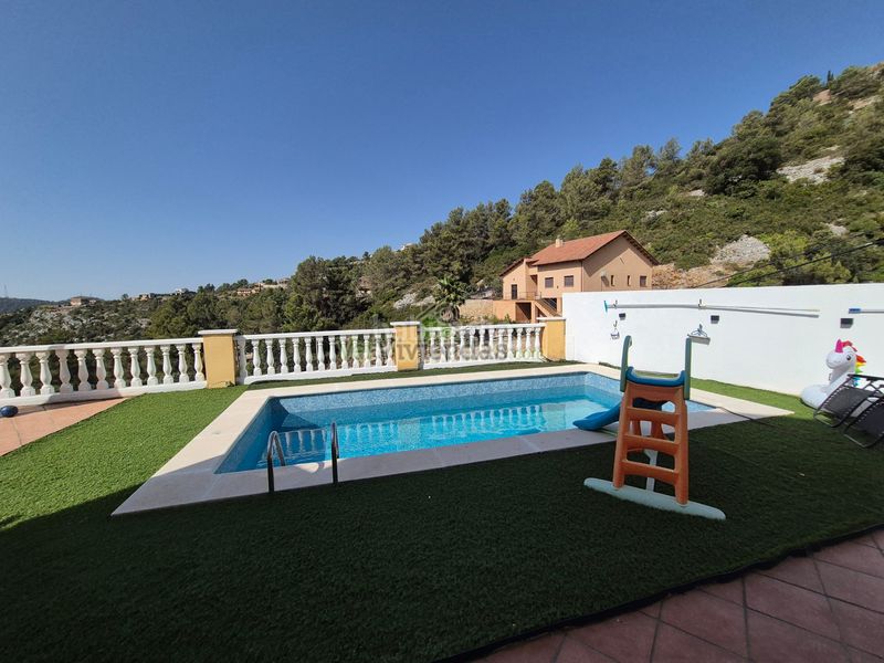 Foto 26065afb-ebe5-4607-befc-198c46818834. Casa amb xemeneia calefacció aparcament piscina a Olesa de Bonesvalls