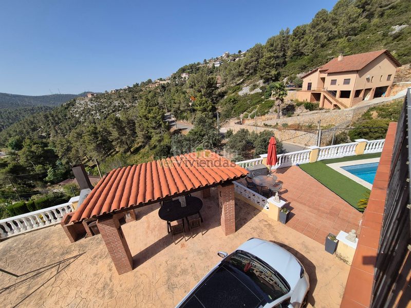 Foto 96942b1c-e138-43d2-a75f-0561a5a65549. Casa amb xemeneia calefacció aparcament piscina a Olesa de Bonesvalls