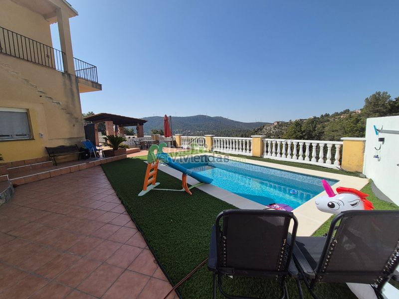 Foto a33bd1af-a60b-41eb-87d8-cfbeb382bd20. Casa amb xemeneia calefacció aparcament piscina a Olesa de Bonesvalls