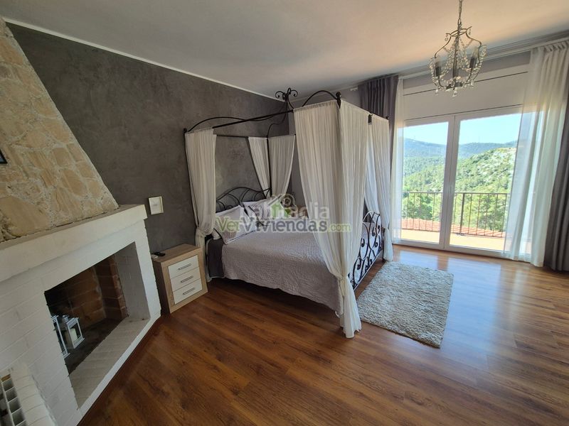 Foto bce8c37b-5d14-4fdf-b93d-f33036468641. Casa amb xemeneia calefacció aparcament piscina a Olesa de Bonesvalls
