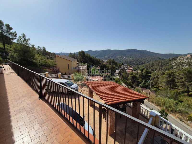 Foto f0f3c78b-474a-4ec4-9585-41590549eb6b. Casa amb xemeneia calefacció aparcament piscina a Olesa de Bonesvalls