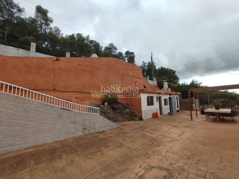 Foto 434e2a1a-8fac-4135-8e9d-95caf448a024. Casa amb calefacció aparcament a Vallirana
