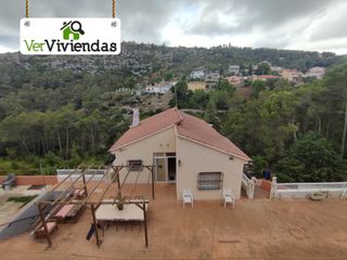 Casa a Vallirana. Bonita finca rodeada de naturaleza