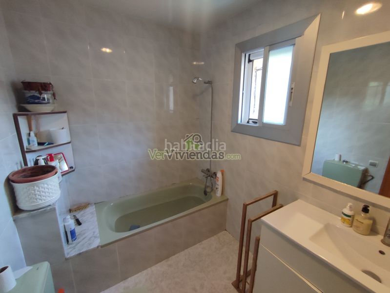 Foto bf26c7a5-5861-46be-8baf-c9d576360fe9. Casa amb calefacció aparcament a Vallirana