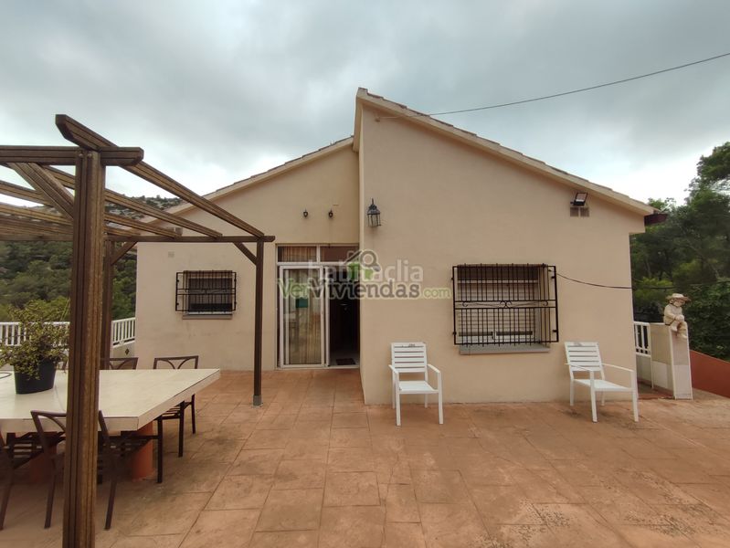 Foto e3f59b23-acec-49d1-ae81-e1c63ca66d03. Casa amb calefacció aparcament a Vallirana