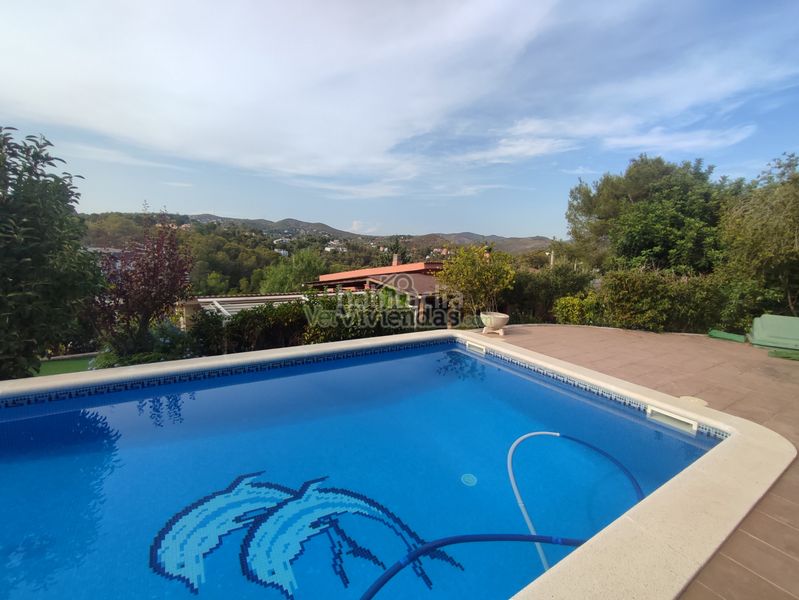 Foto 5cd6dd92-0067-4926-992f-e5d4f167f02c. Casa amb xemeneia calefacció piscina a Olivella