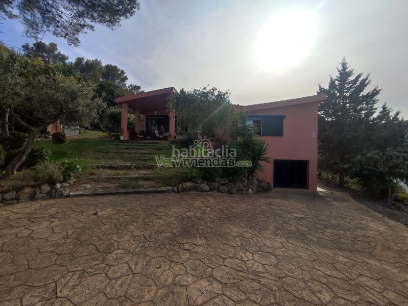 Foto 6e3196d4-2007-4678-8d45-708fc0e9b563. Casa amb xemeneia calefacció piscina a Olivella