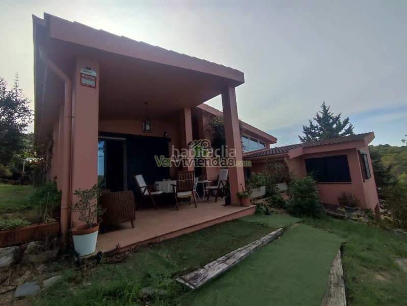 Foto b6db26af-8a74-4e21-b6b9-854003b9aa6a. Casa amb xemeneia calefacció piscina a Olivella