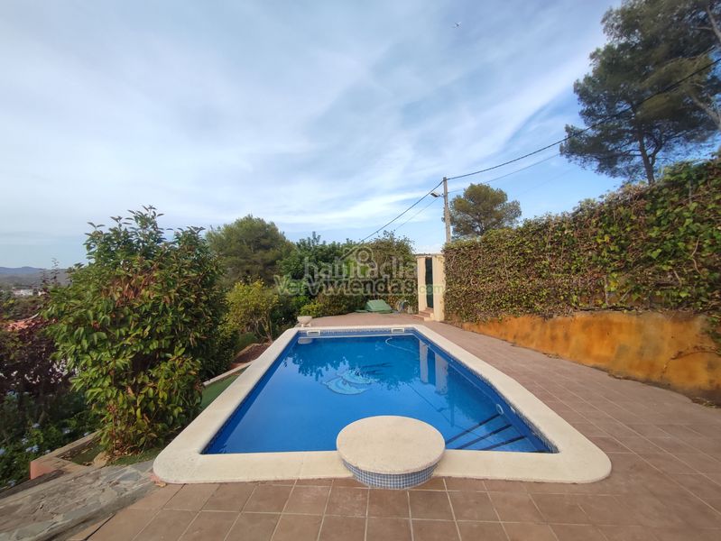 Foto ef7036a7-1206-45ec-83d7-3d9faeb65049. Casa amb xemeneia calefacció piscina a Olivella