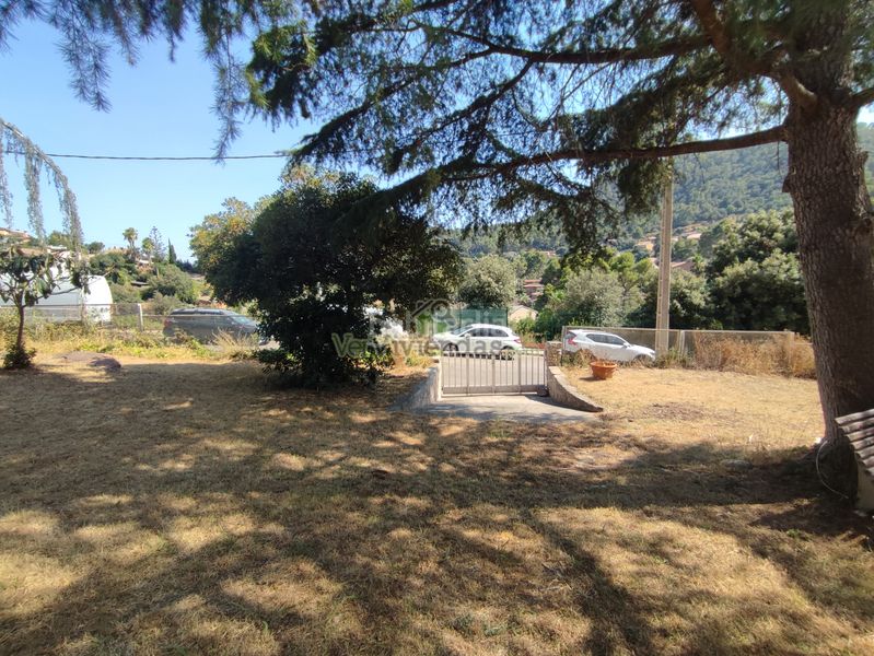 Foto 4c3a15c7-a36b-44c7-a9bf-28bb2d2c4dbc. Casa amb xemeneia calefacció aparcament piscina a Torrelles de Llobregat