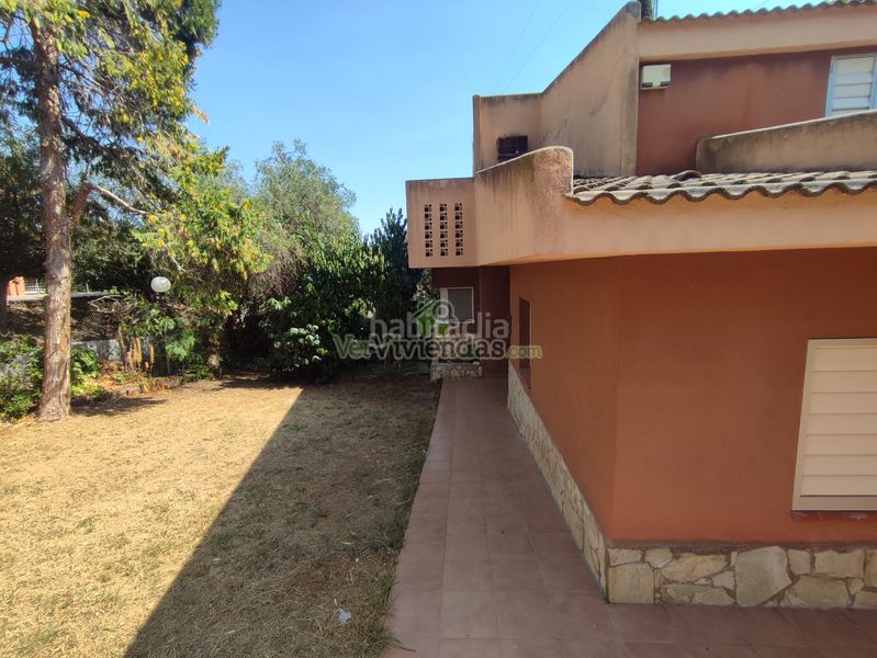 Foto aa6ca4bd-3970-49c2-8083-5a94e3d079ba. Casa amb xemeneia calefacció aparcament piscina a Torrelles de Llobregat