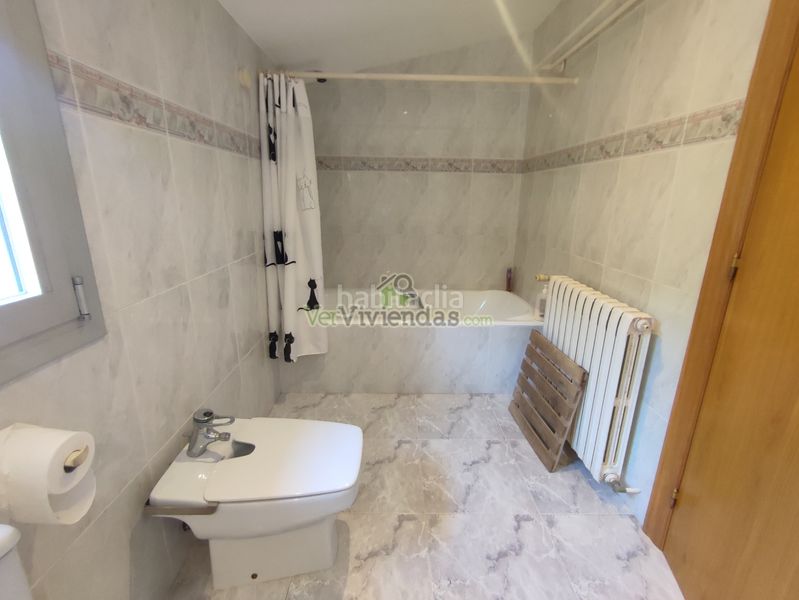 Foto abd0f4f1-7c69-4ce9-a8cb-089d1da34e8e. Casa amb xemeneia calefacció aparcament piscina a Torrelles de Llobregat