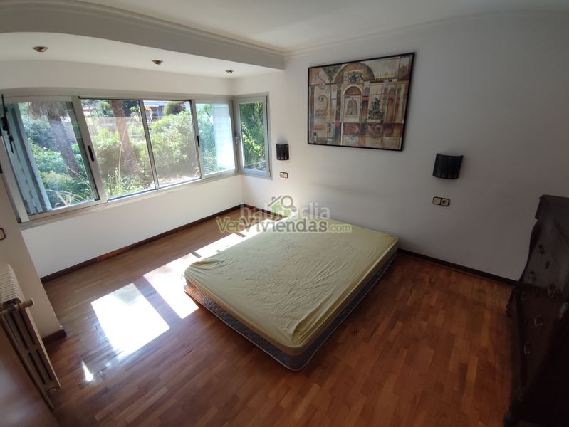 Foto de2adf27-09f3-4dc8-aafd-0b76740a8897. Casa amb xemeneia calefacció aparcament piscina a Torrelles de Llobregat