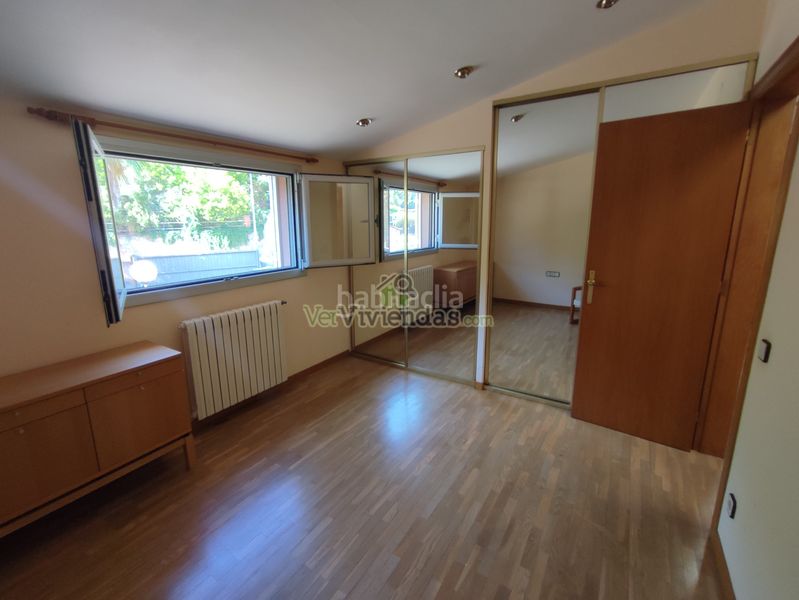 Foto f3551249-29b3-435a-828c-6166f9eacb70. Casa amb xemeneia calefacció aparcament piscina a Torrelles de Llobregat
