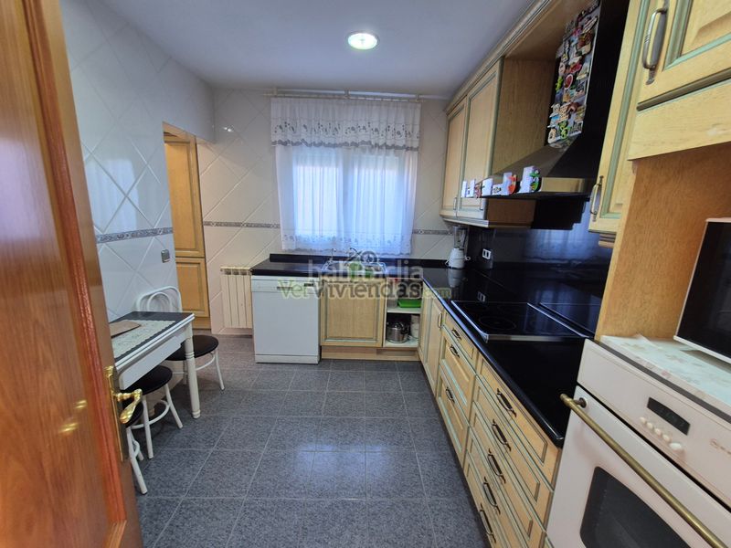 Foto 6176c524-4851-4417-a953-fb7278dab6ac. Casa amb calefacció aparcament a Vallirana