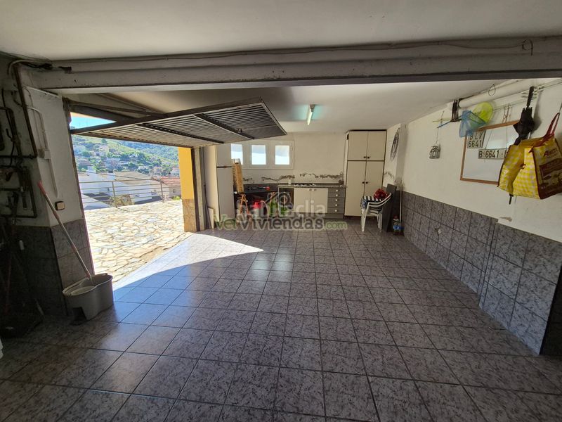 Foto 75df3018-038a-4f48-a83a-63393d65e435. Casa amb calefacció aparcament a Vallirana