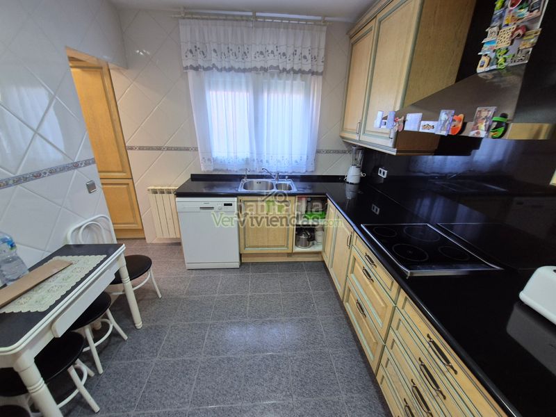 Foto ad462b1e-f473-49f2-96a0-17b28b269b04. Casa amb calefacció aparcament a Vallirana