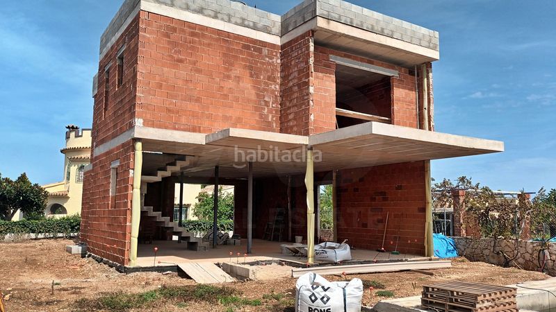Foto f6d51a60-2d33-4864-910b-a09ed4fc694f. Casa amb piscina a Poblets (els)