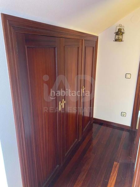 Foto eff2c272-d6e7-4c46-b5e0-a186f5a223b4. Casa amb aparcament a Llanes pueblo Llanes