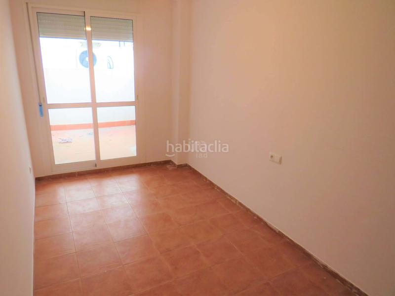 Foto d3a370f8-fadd-45c6-babc-b2366336b313. Edifici a Poniente-Faro Torre del Mar