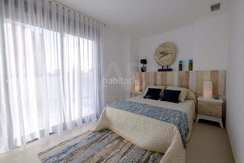 Foto 09b16788-a02e-4dc1-90bf-cdaa8b54a1d2. Casa amb aparcament a Zona los Frutales Torrevieja