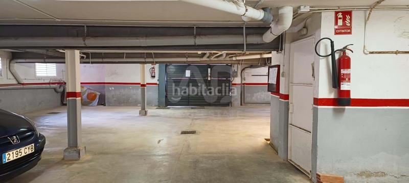 Foto b089531c-7d37-403b-9e86-74a52490dc3e. Parking coche en Maritim Cubelles