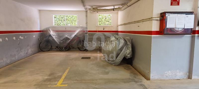 Foto f077f71f-a13b-4ad7-af7f-57111f41a947. Parking coche en Maritim Cubelles