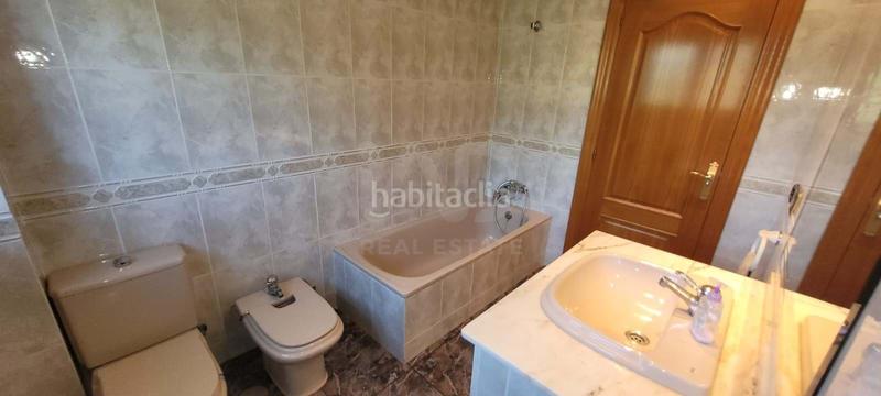 Foto e87f30ee-cc52-494c-889f-bad07e3bb2d2. Casa con parcheggio in Franco (El)