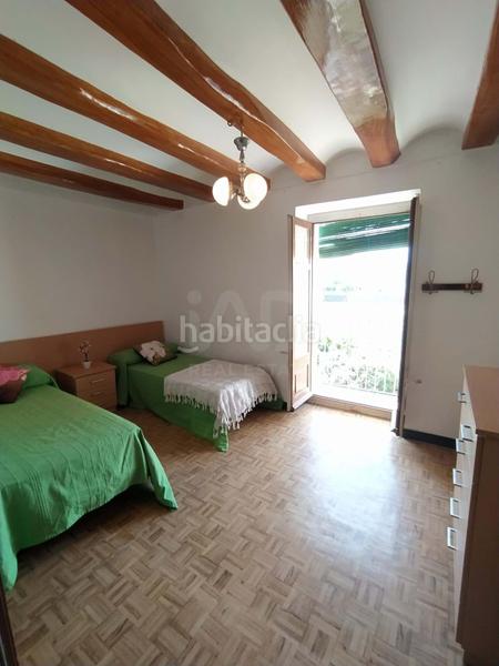 Foto eb74d2cb-c436-4b1d-b971-11795a2bd2f5. Casa en calle nou 23 23 en Ginestar