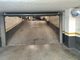 Rent Car parking in La Vila Olímpica del Poblenou