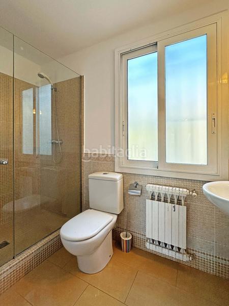 Foto 14adcbfb-9d11-4718-99cc-9607e057c41e. Casa amb aparcament a Vallcarca - Penitents Barcelona