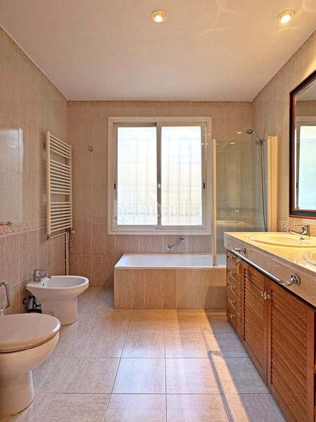 Foto 2b131dcc-a6d9-4d6c-b513-8bbeece455a6. Casa amb aparcament a Vallcarca - Penitents Barcelona