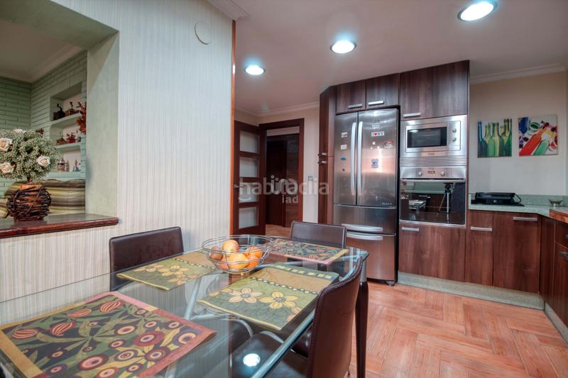 Foto 444cf7a4-c8e0-40d4-9730-b9532e7fe492. Duplex con parcheggio in Plaza Castelar - Mercado Central Elda