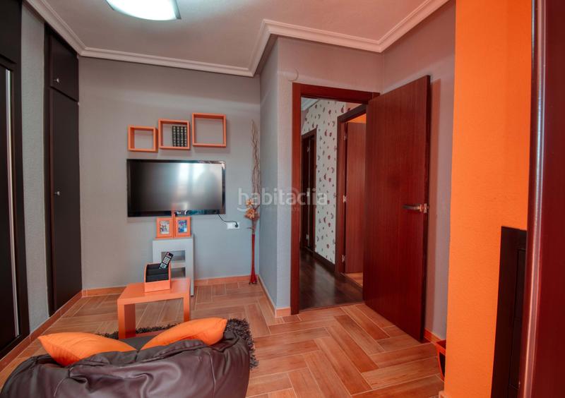 Foto cdc5ff4f-5ded-4c10-91bd-fe748071dc49. Dúplex amb aparcament a Plaza Castelar - Mercado Central Elda