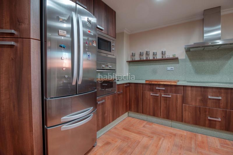 Foto f6ffd2ac-389d-4ae8-8f5a-b8ad67d6b88c. Dúplex amb aparcament a Plaza Castelar - Mercado Central Elda