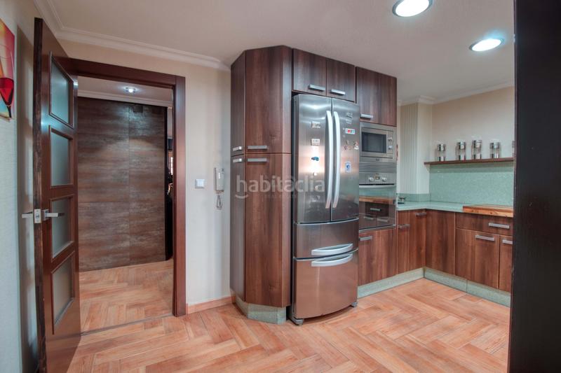 Foto 0fdcd98b-3aac-43c8-aa60-b4e301d9a063. Zweistöckige wohnung mit parking in Plaza Castelar - Mercado Central Elda